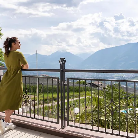 Meinhardt Hotel 4*