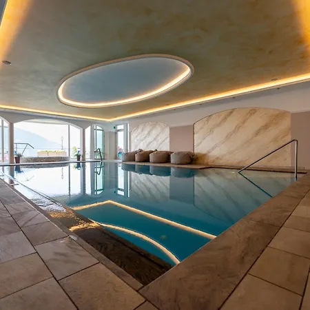 Meinhardt فندق 4*