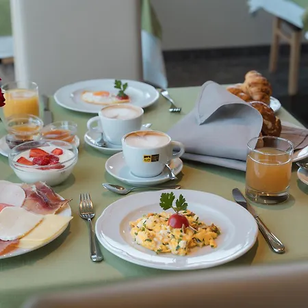 Meinhardt 4*